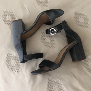 SOLD | NEW NEVER WORN Matisse Suede Block Heel Sandal